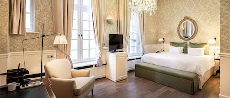 Chambre Exécutive | Literie de qualité supérieure, couette en duvet d'oie, minibar