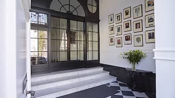 Entrada al alojamiento