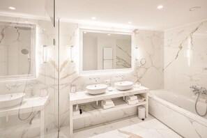 Suite | Bathroom - Hotel de Tuilerieen (Bruges)