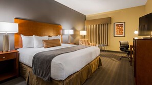 Hypo-allergenic bedding, in-room safe, desk, laptop workspace