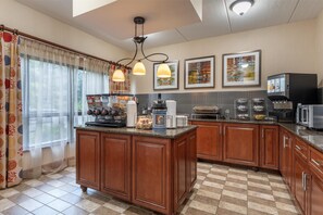 Free daily continental breakfast - Best Western Delta Inn (Effingham)
