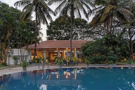 Se sirven desayunos, almuerzos y cenas; cocina internacional