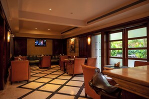 Lobby lounge