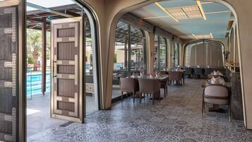 4 Restaurants; Frühstück, Mittagessen und Abendessen werden serviert