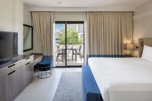 1 多间卧室、埃及棉床单、高档床上用品、客房内保险箱