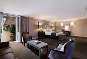 Hypo-allergenic bedding, pillowtop beds, in-room safe