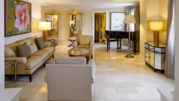 Hypo-allergenic bedding, pillow-top beds, in-room safe