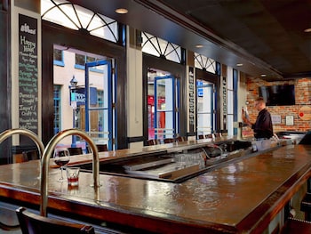 2 bars/lounges, poolside bar at The Royal Sonesta New Orleans
