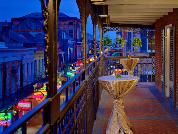 Hypo-allergenic bedding, pillow-top beds, in-room safe - The Royal Sonesta New Orleans (New Orleans)