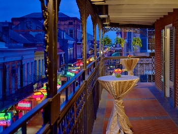 Hypo-allergenic bedding, pillowtop beds, in-room safe at The Royal Sonesta New Orleans
