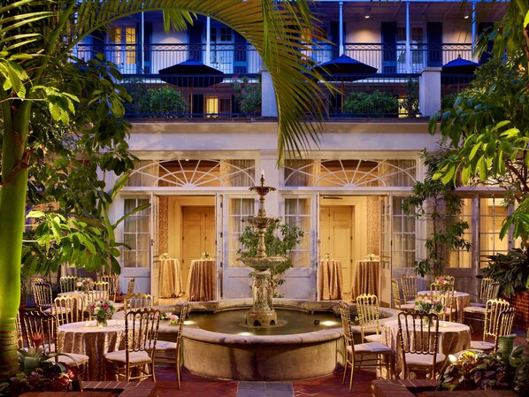 Courtyard - The Royal Sonesta New Orleans (New Orleans)