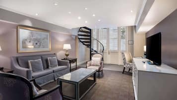 Suite, 1 kingsize bed (Back Patio Split Level) | Hypoallergeen beddengoed, pillowtop-bedden, een kluis op de kamer