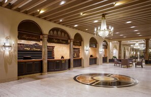 Lobby - The Royal Sonesta New Orleans (New Orleans)