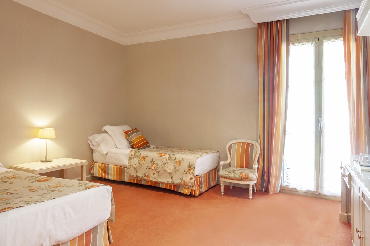 Colon Hotel