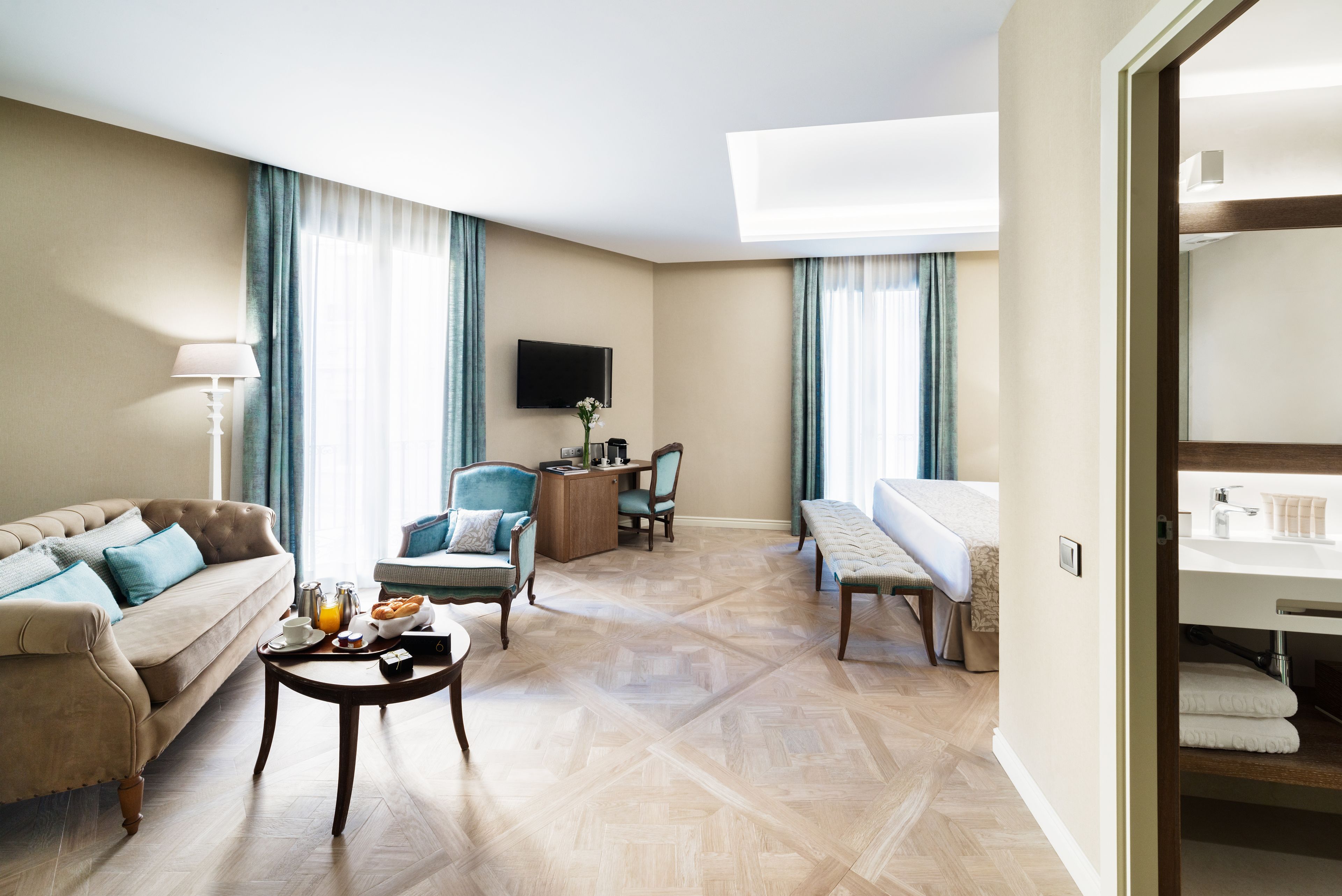 design superior triple room | room amenity