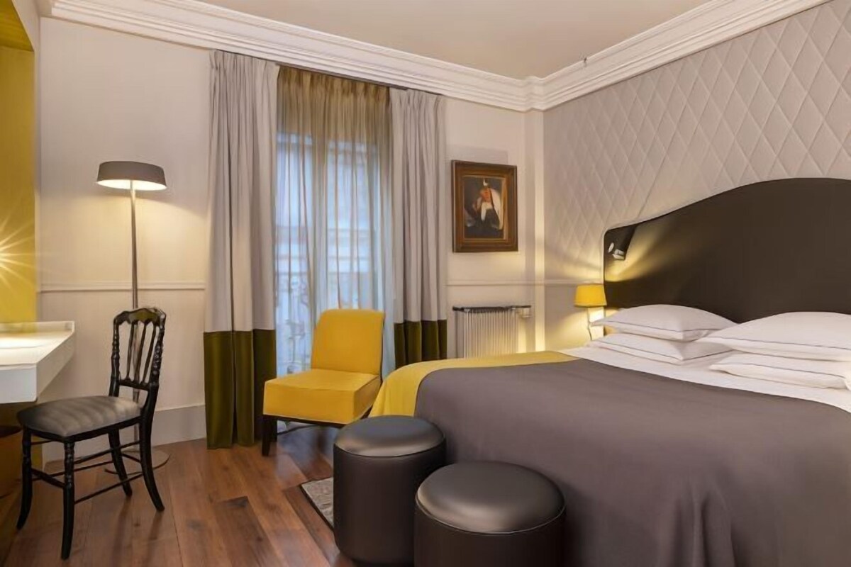 Ropa de cama de alta calidad y minibar 