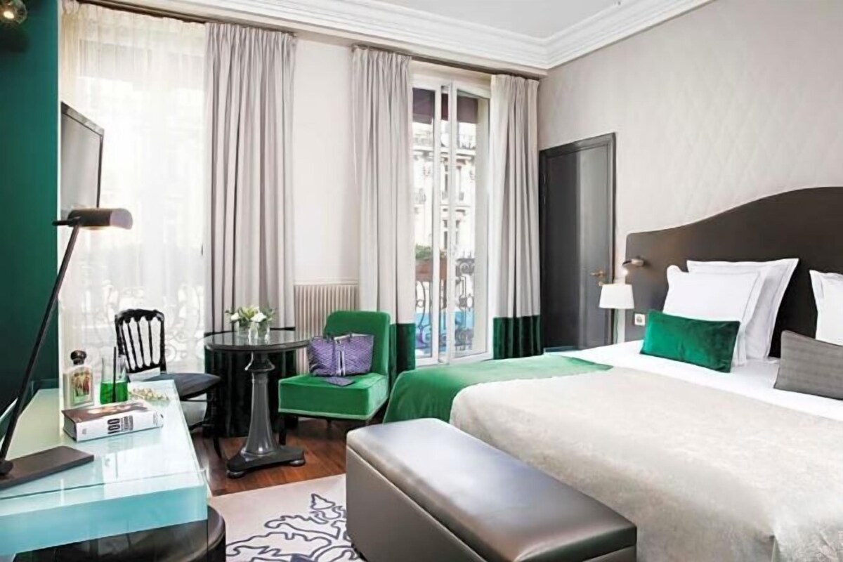 Ropa de cama de alta calidad y minibar 