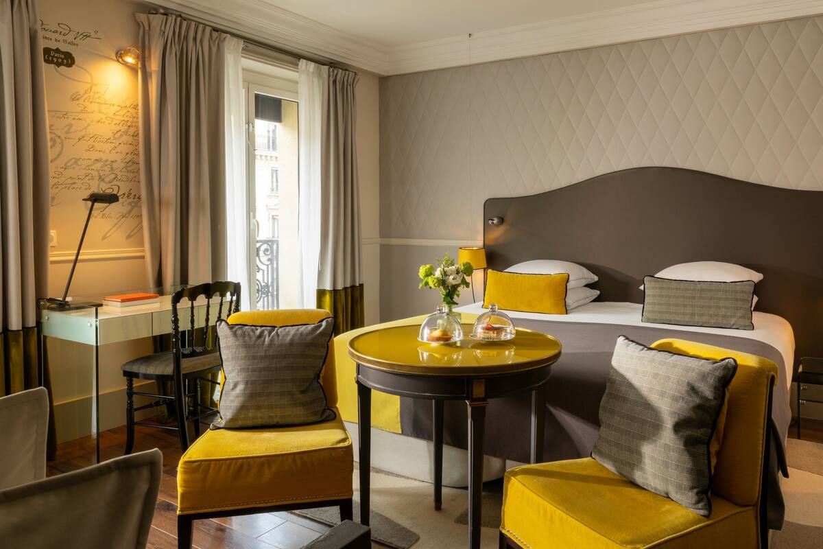 Deluxe Room Opera View | Premium bedding, minibar, in-room safe, desk