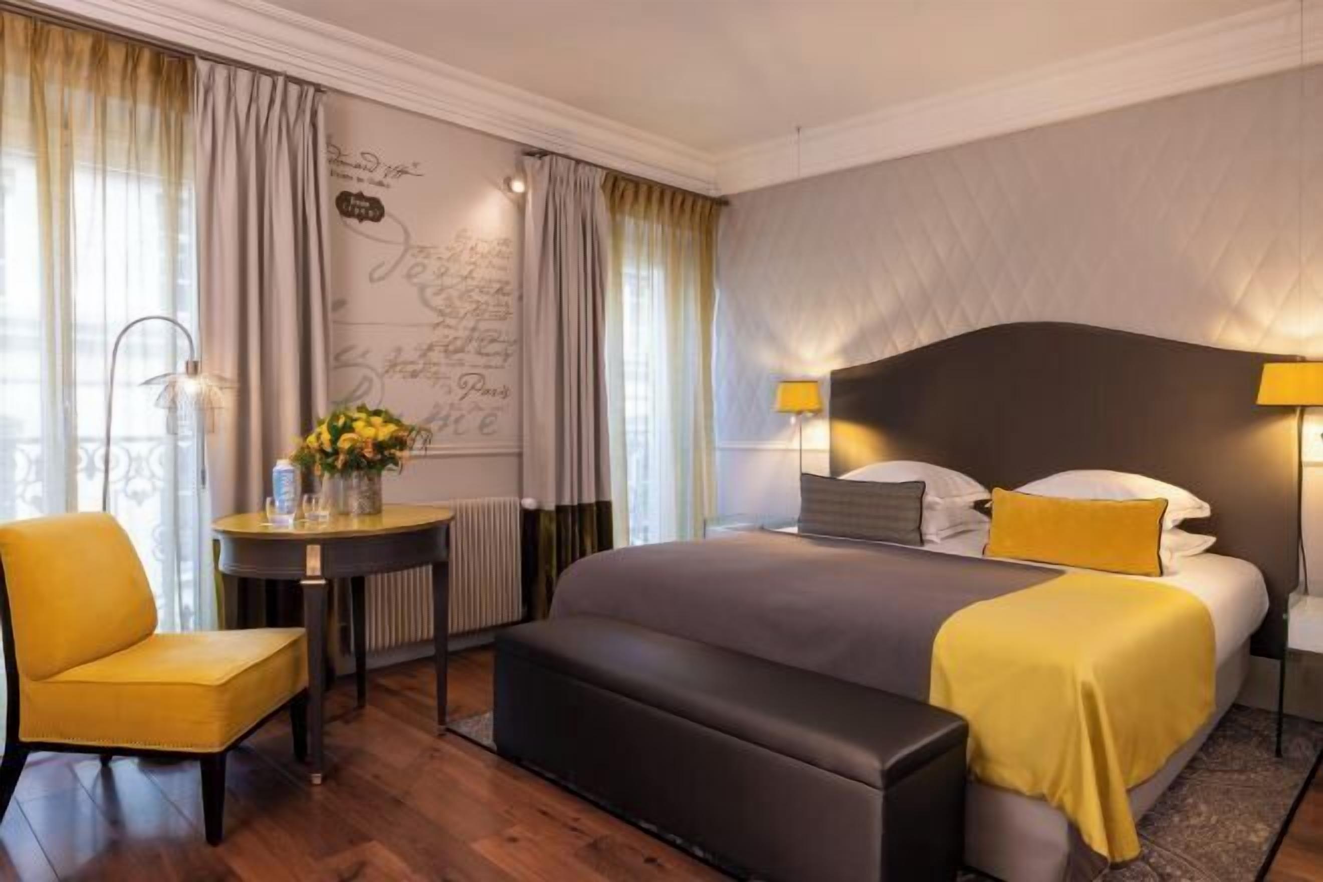 Literie de qualité, minibar, coffre-fort, bureau