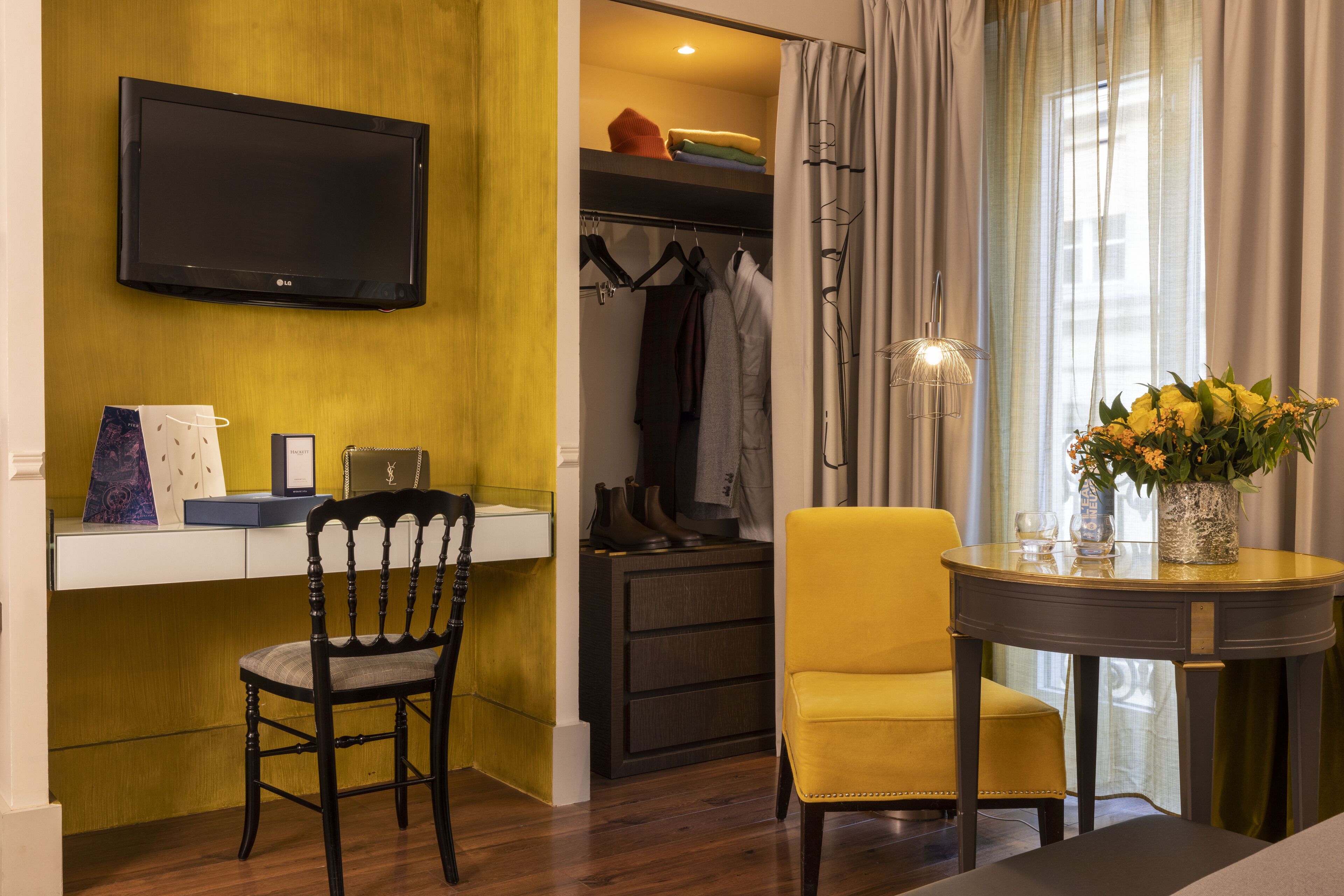 premium bedding, minibar, in-room safe, desk