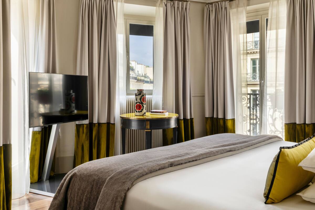 Suite Opera View | In-room dining