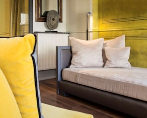 Ropa de cama de alta calidad y minibar