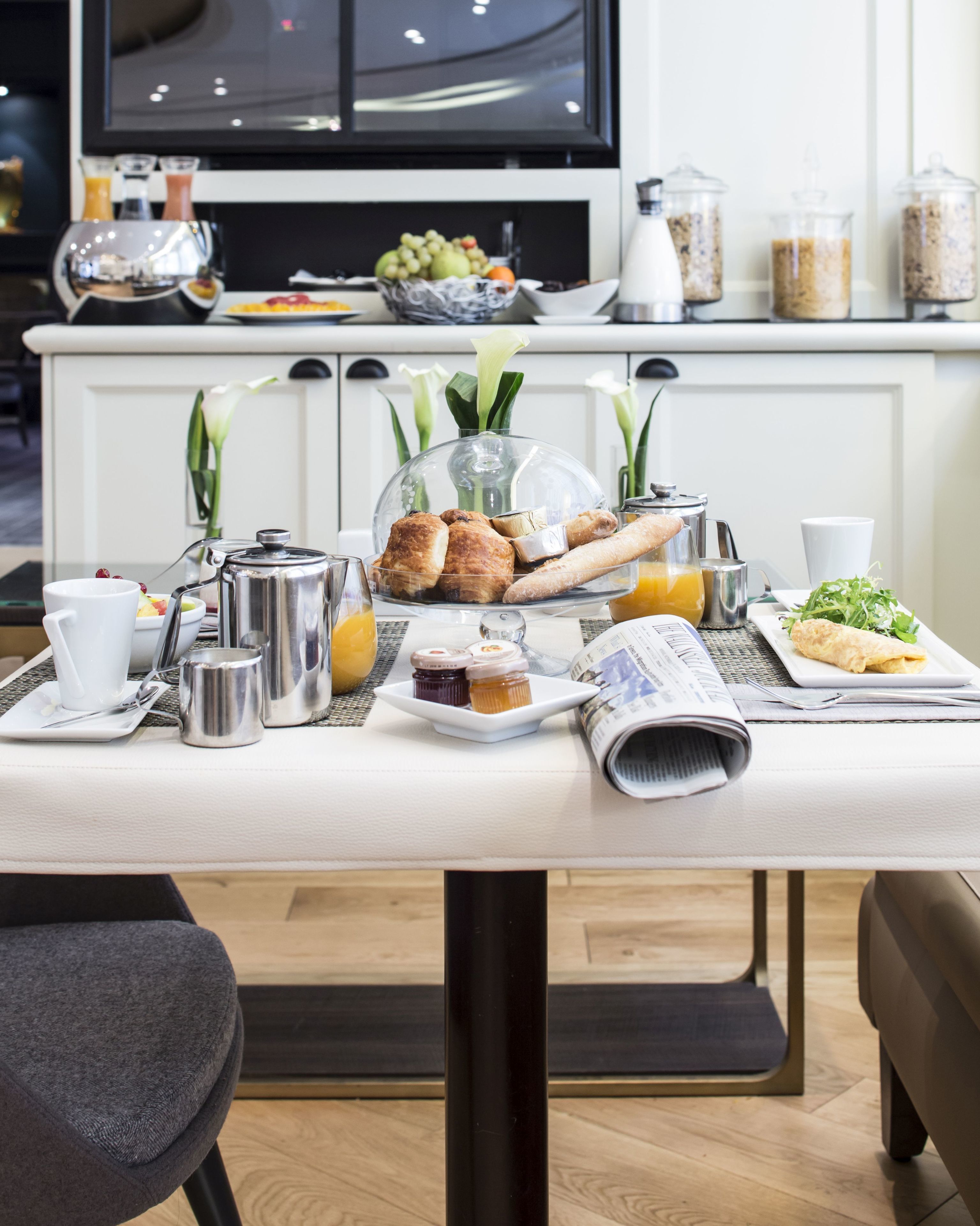 daily buffet breakfast (eur 28 per person)