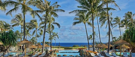 3 piscines extérieures, tentes de plage, chaises longues