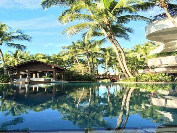 Outdoor pool, pool umbrellas