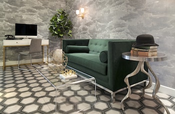 Business center at Carlyle Inn