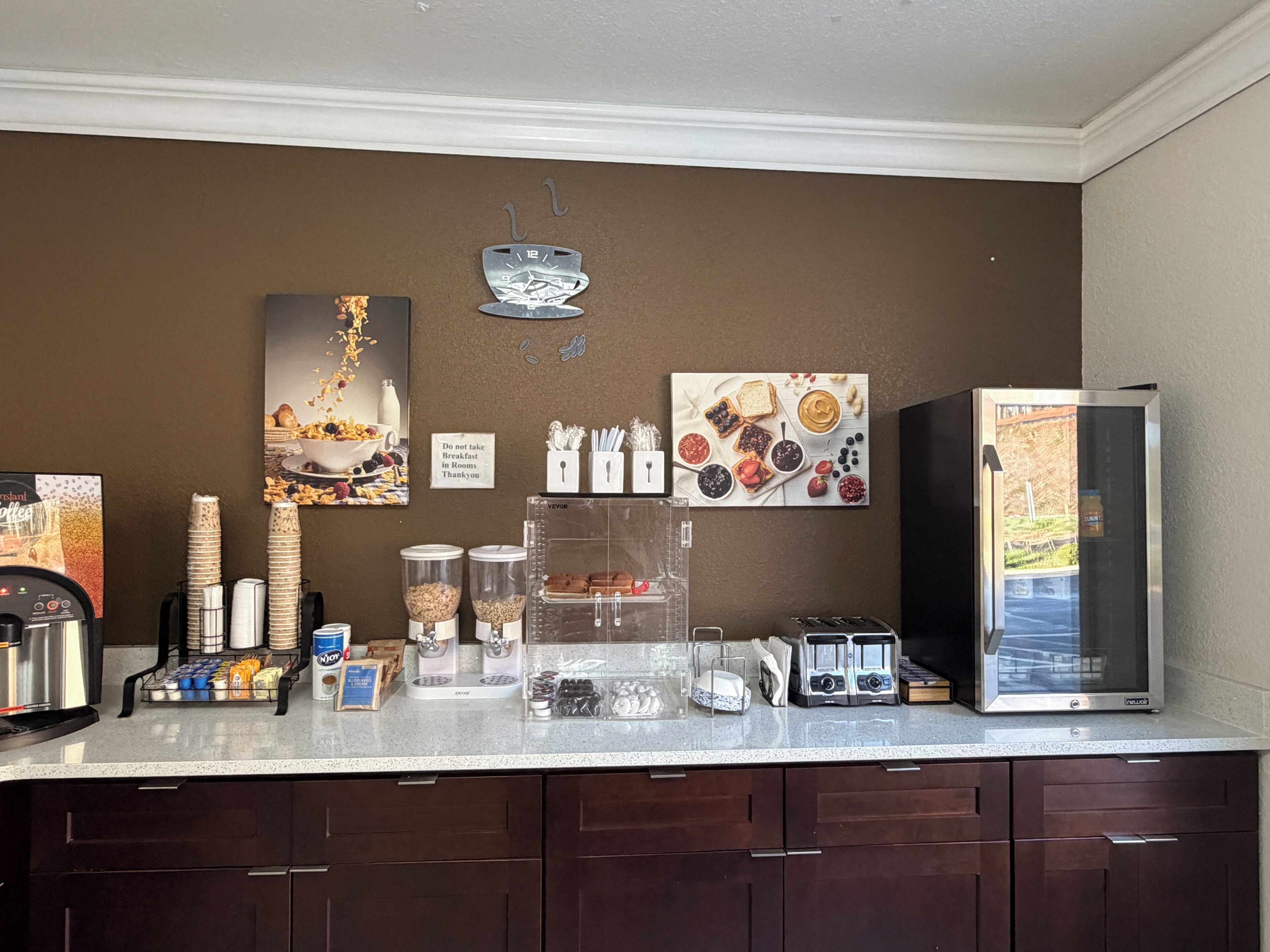 Café da manhã continental grátis todos os dias