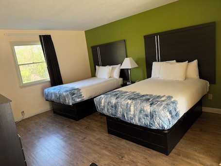 Standard Room, 2 Double Beds, Non Smoking | Desk, laptop workspace, blackout drapes, iron/ironing board. Mountain Valley Inn Dillard
