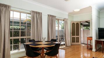 Deluxe Townhome | In-room dining