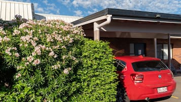 Réfrigérateur, micro-ondes, cafetiÚre/bouilloire, bouilloire électrique