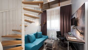 Standard Studio, 2 Twin Beds | Hypo-allergenic bedding, iron/ironing board, free cribs/infant beds