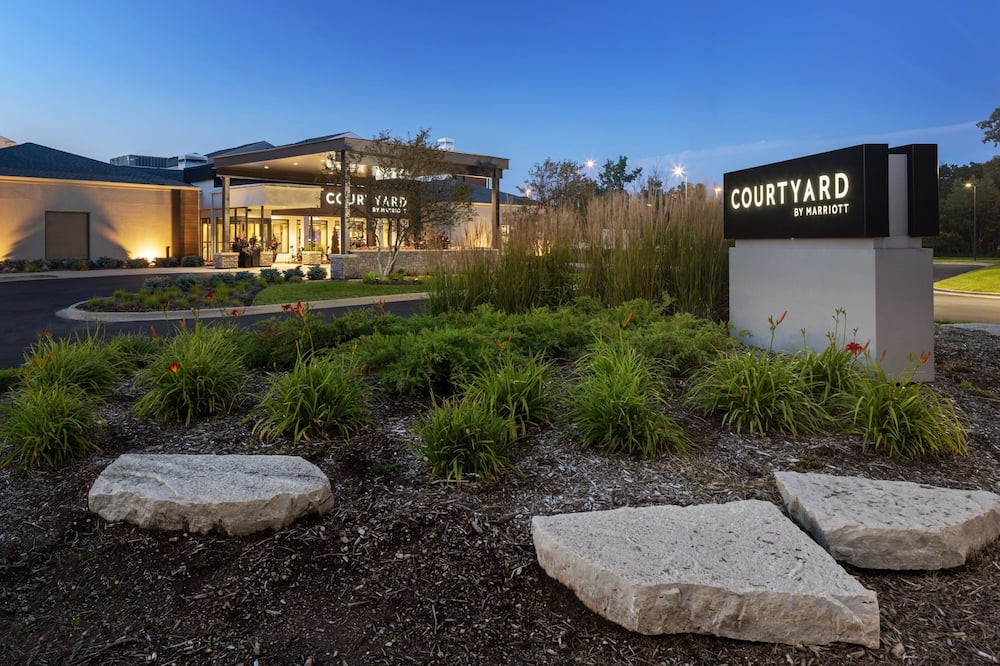 Courtyard Chicago Waukegan Gurnee