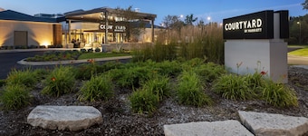 Courtyard Chicago Waukegan Gurnee
