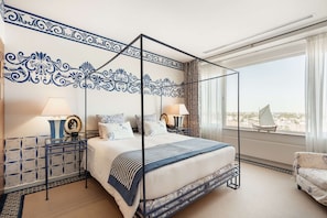Neptune One Bedroom Suite | Premium bedding, minibar, in-room safe, laptop workspace
