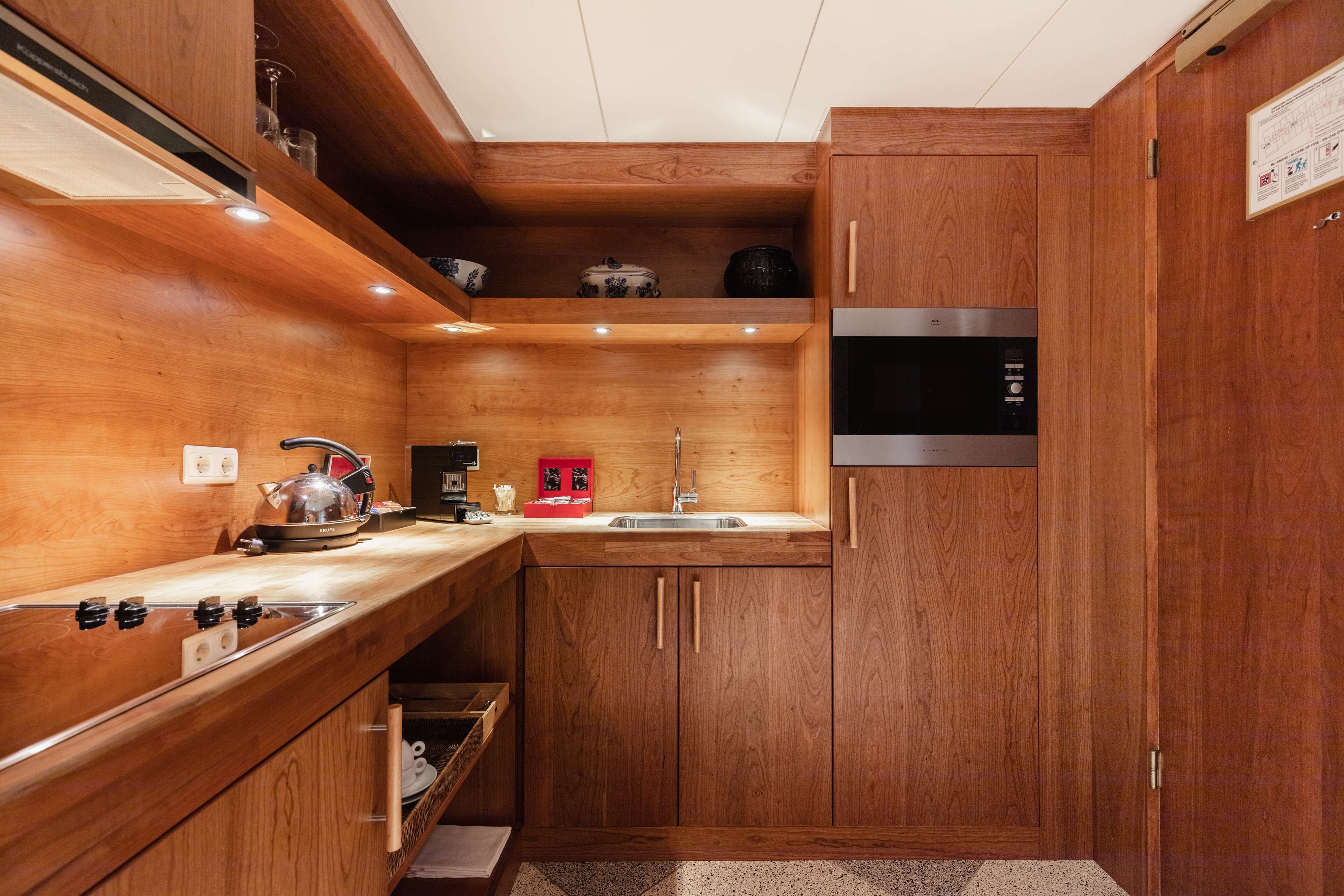 electric kettle, eco-friendly cleaning products