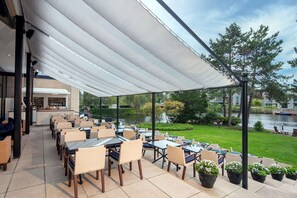 Breakfast, lunch, dinner served; Italian cuisine, garden views 