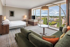 Suite Junior, 1 très grand lit, vue sur le canal (High Floor) | Vue de la chambre