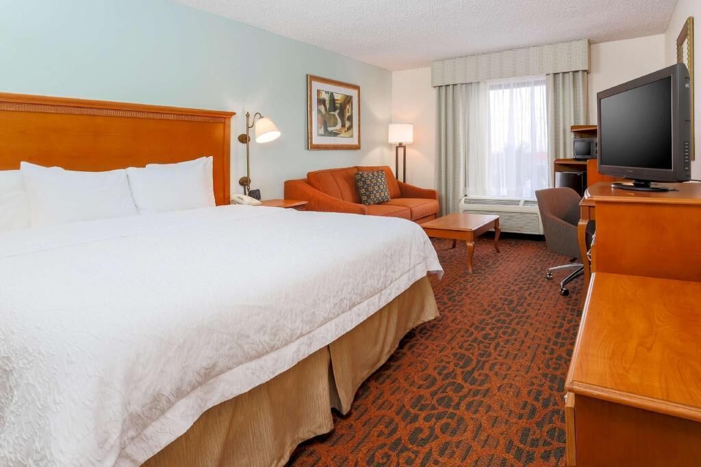 Premium bedding, in-room safe, desk, blackout curtains