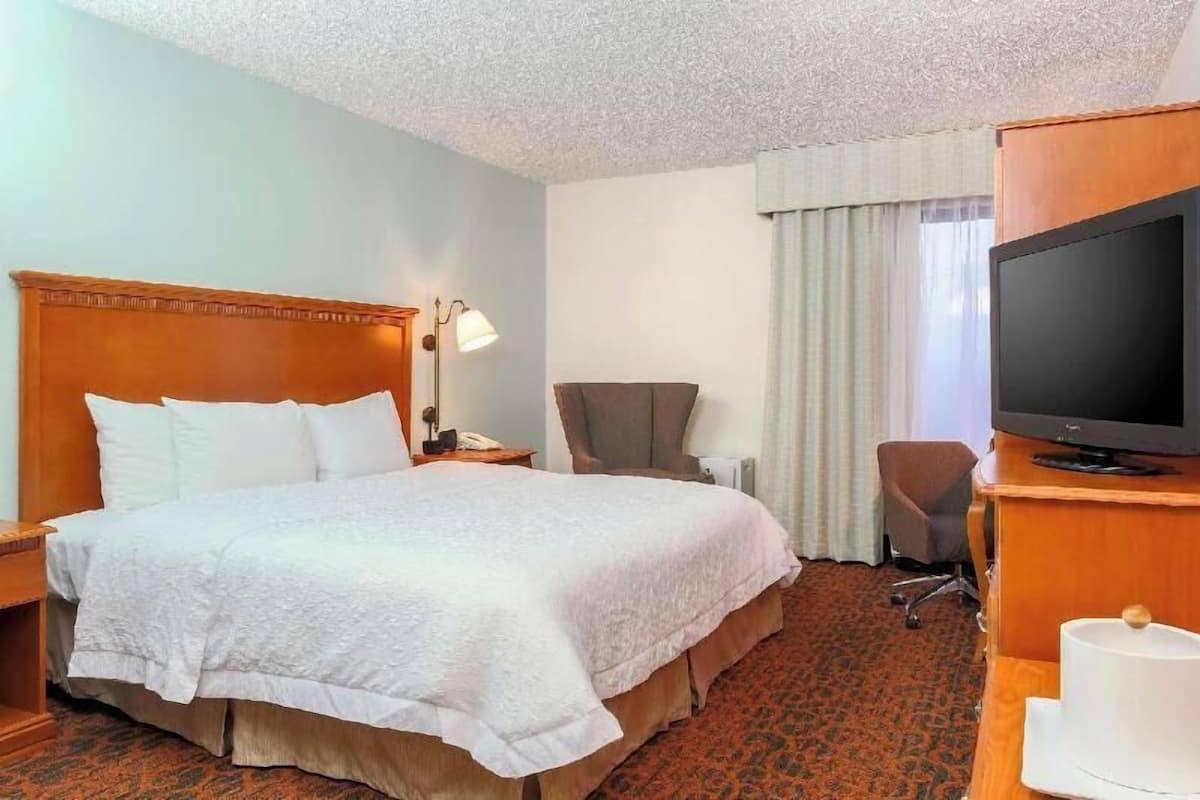 Premium bedding, in-room safe, desk, blackout curtains