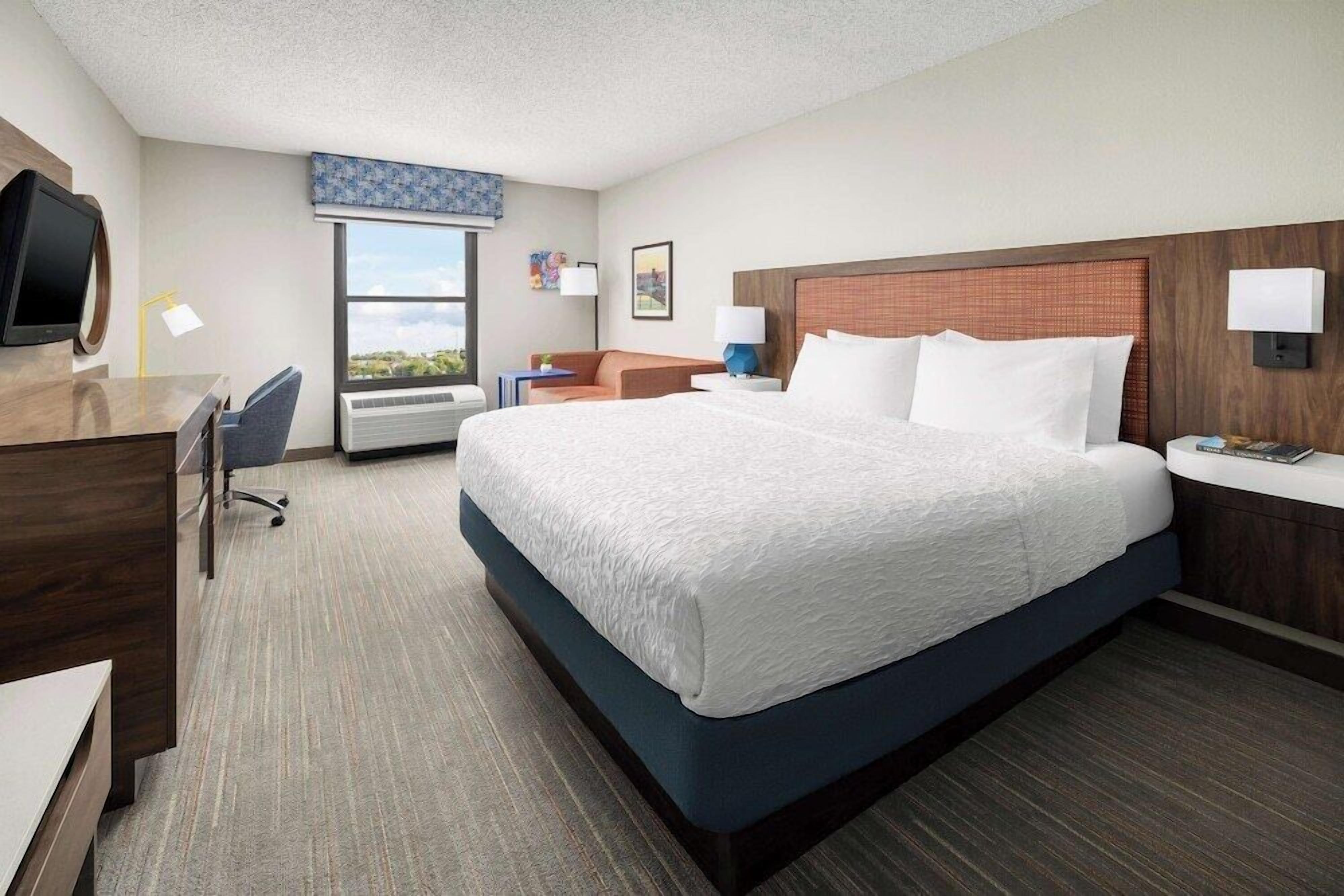 Premium bedding, in-room safe, desk, blackout curtains
