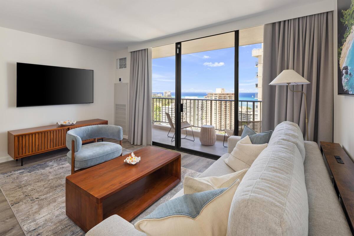 Premium Room, 1 Bedroom, Kitchen, Ocean View | Living room | 32-inch LCD TV with cable channels, TV, DVD player