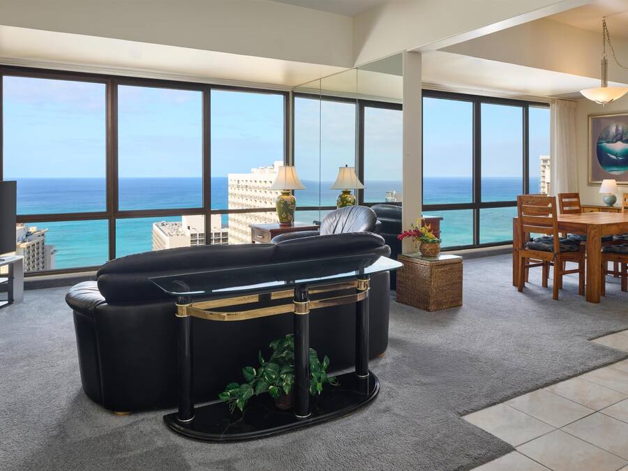 32–tuumainen LCD-televisio, jossa kaapelikanavat