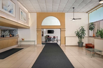 Hotel entrance and lobby at Aston Waikiki Sunset