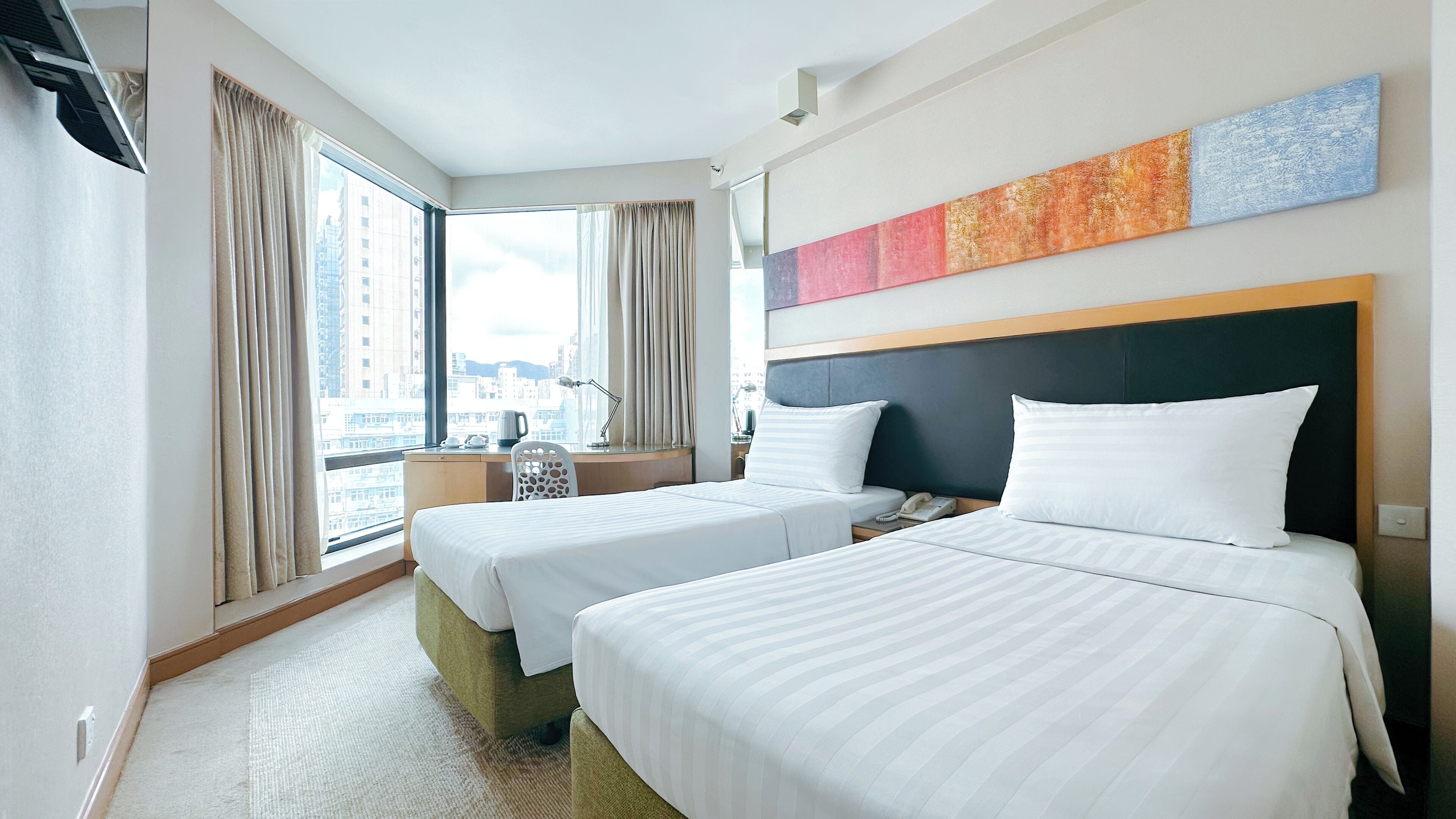 Cosmo | In-room safe, desk, blackout drapes, soundproofing