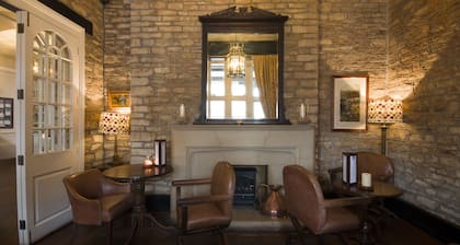 The Snooty Fox