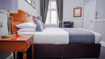 Classic-Doppelzimmer | Schreibtisch, Bügeleisen/Bügelbrett, kostenloses WLAN, Bettwäsche